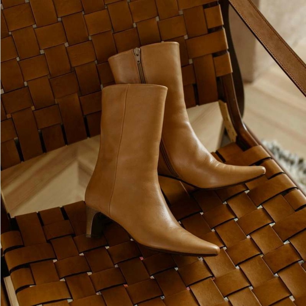 COCLICO Wakame Boot in Mandorla Leather Women's Shoe Size 38